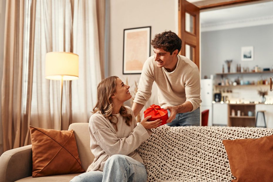 Modern Dating in 2025: Finding Love in a Hyperconnected World